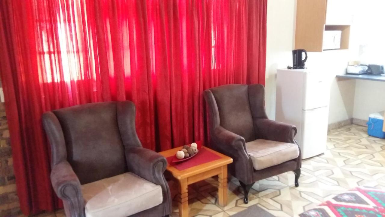 מידלבורג Pride Rock Accommodation מראה חיצוני תמונה