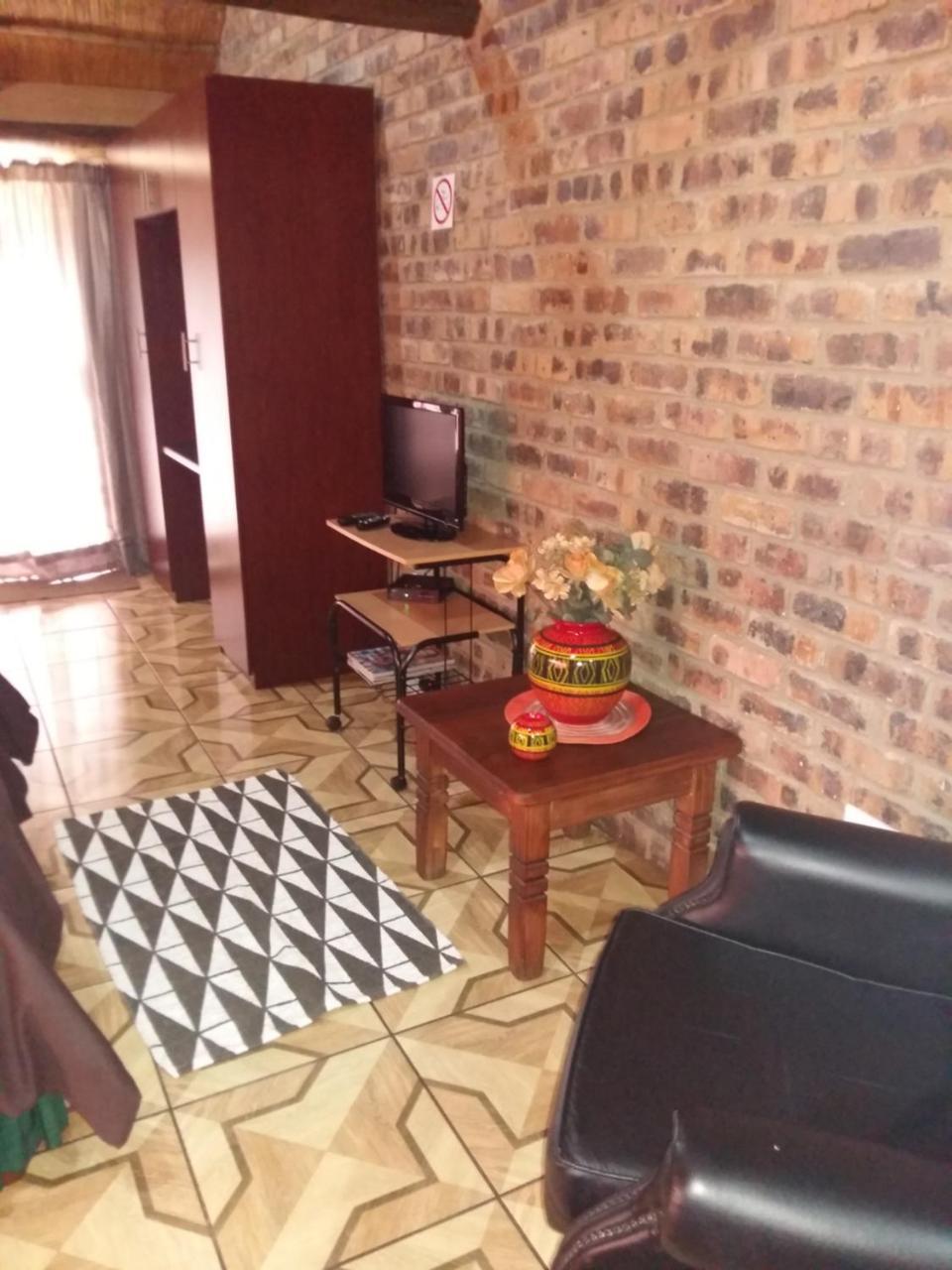 מידלבורג Pride Rock Accommodation מראה חיצוני תמונה